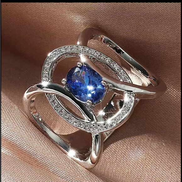 💙 Interlocking Brilliant Blue Cz Halo Silver plated Cocktail Ring - Picture 12 of 16